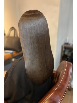 スローネ(THRONE) 髪質改善酸性ストレートで艶髪／20代30代40代／新宿