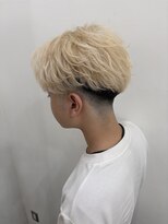 ロックス バイ マグ 松本(rocks BY MAG) 刈り上げメンズショートセンターパートホワイトブロンド