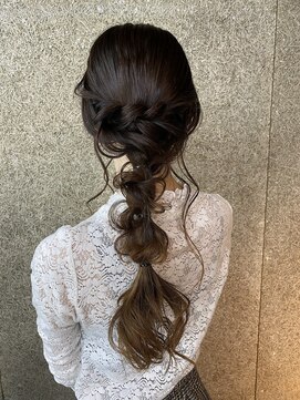 アムドット(Amu.) ヘアアレンジヘアセットお呼ばれヘアポニーテール編みおろし