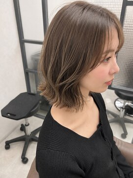 トッカ 天王寺店(tocca) 【INOUE】レイヤーボブ　アイスグレージュ
