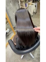 ララク(RARAQ)&nbsp;極艶美髪矯正｜髪質改善×縮毛矯正で叶える上質ストレート