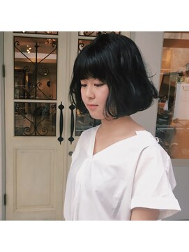 マウロア(MAULOA) ”ダークアッシュグレージュ BOB” 鈴木ちさと