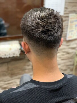 ビューティいそべ ショート　フェード