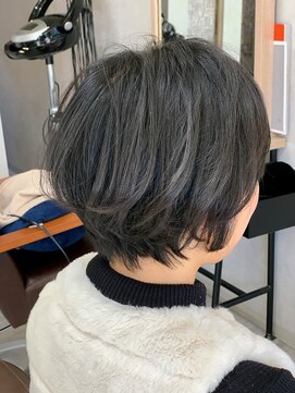 ロム(LOM) ショートボブ