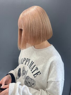 ランテルディ 渋谷(LANTERDIT) ミルクティーベージュ　ハイトーン　切りっぱなしボブ　ミニボブ