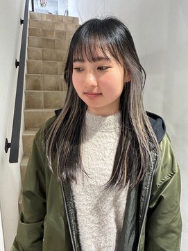 バズ(BUZZ) インナーカラー×ホワイトシルバー