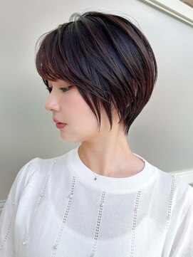 ラルユー 金山(LallYou) ナチュラルで上品な大人のショートボブ