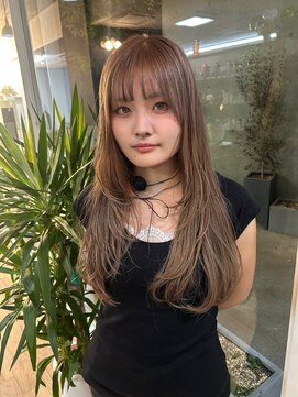 バイユアオウンフラワーズコロンカバ(buy your own flowers : kava) 夏カラーブリーチ透明感ミルクティー◎愛されレイヤー小顔カット