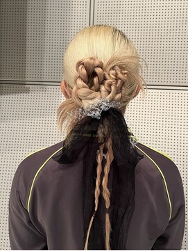 スノッブ ビア ビーチ(Snob VIA Beach) タイトアレンジ