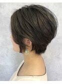襟元すっきりショートスタイル