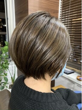 アンビエンテ(ambiente) ショート・マッシュショート・ダークアッシュ 【上田】