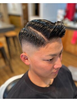 キングズチェアー カットクラブ(Kings' chair cut club) 【メンズ】メンズフェード/ショート〈理容室〉