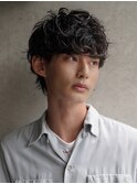スーツ短髪ツーブロック束感モテる黒髪シークレットパーマ流行