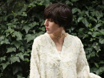 ヴェルデ ヘアー 三郷中央店(Verde-hair)の写真/初めてのグレイカラーも◎大人女性の髪へのダメージを抑えて理想の艶髪に。