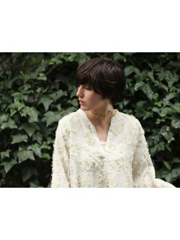 初めてのグレイカラーも◎大人女性の髪へのダメージを抑えて理想の艶髪に。