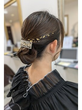 ヘアデザインロアール 元町店(Hair Design LOIRE) お呼ばれヘア シニヨンスタイル