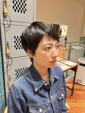 サヴォア(Savoir) カジュアルなベリーショート。