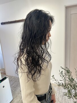 キキ(kiki) 【shiori】ゆるふわなロングパーマ