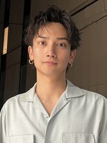 ノイ(noi)&nbsp;センターパートニュアンスパーマ刈り上げツーブロックメンズヘア