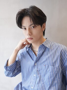 ニコ トウキョウ ロジック(nico TOKYO Logic) 毛流れセンターパートニュアンスパーマカルマヘアメンズパーマ