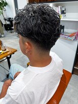 アムレヘアーエタ(amule hair eta)&nbsp;【amule  hair eta】ホワイトメッシュ/極道パーマ/刈り上げ/20代