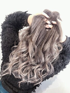 ラビスモア(Lovis moa) 切りっぱなしボブ/ピンクブラウン/エアリーロング/美髪のススメ