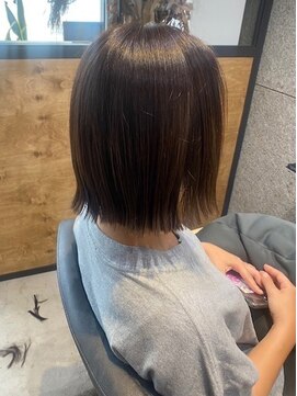 リンダイーロ(Linda Hiro) 【札幌円山　ドネーションカット/切りっぱなしボブ/ボブ】