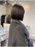 グレージュカラー/顎ラインボブ/前髪あり/切りっぱなしボブ