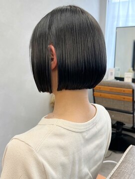 ミュラ(mulah) ブリーチなし艶髪ダークカラーミニボブ＊透明感カラーグレージュ