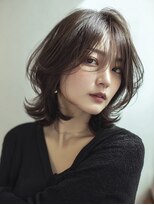 ハーツ(Heart's)&nbsp;ミディアムレイヤー×白髪ぼかしカラー３０代４０代５０代６０代