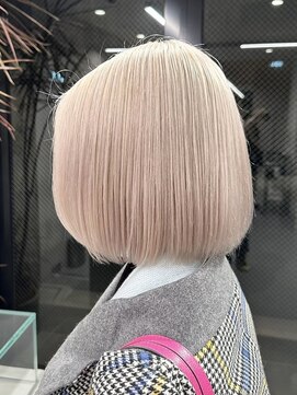 ソル ジングウマエ(SOL JINGUMAE) 表参道ハイトーンカラーショートヘアボブブロンドペールカラー