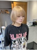 ホワイトベージュ　ハイトーン　ケアブリーチ　ウルフ　横浜★