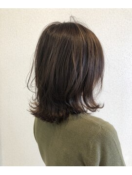 ヘアサロン セラ(SERA) 外ハネセミディ