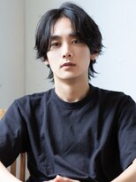 ハニーシブヤ(HONEY shibuya)&nbsp;センターパートウルフ黒髪ニュアンスパーマ