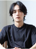 センターパートウルフ黒髪ニュアンスパーマ