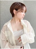 ショート×顔周り×前髪×シルキーベージュ×グレージュカラー
