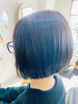 シュシュクルール(Chou Chou Couleur) コンパクトショートボブ