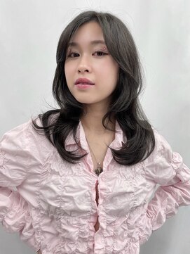 ルシアーアトリエ(Luthier atelier) ふんわり動きのあるレイヤーカット