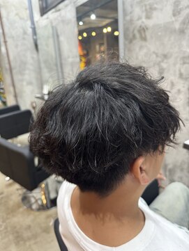 カーニー 上野(kearny) 波巻きスパイラルパーマツイストスパイラルパーマ波巻きパーマ