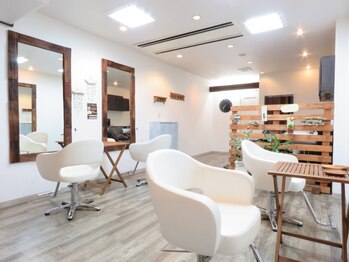 ヘアーサロン ドルチェ(DOLCE)の写真/ベテランスタイリストによるマンツーマン施術！貴方だけのプライベート空間で特別な時間をお過ごしください
