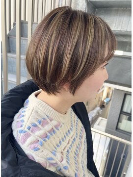 フィーユ(feey) ブリーチハイライト　アッシュ　マッシュショート