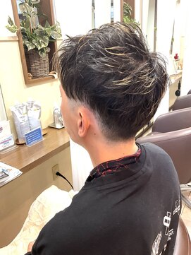 コアフィールフィス(COIFFURE fils) 【見附 今町】メッシュカラー フェードカット