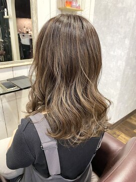 シェリー アン(cherie un) ハイライト×ナチュラルブラウン