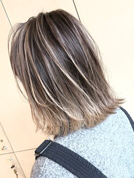 ディーナ(D'na) 『D'na』ベージュバレイヤージュ 清水