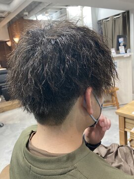 フツーロ 栄(FUTURO) ＃メンズカット＃スパイラルパーマ＃ツーブロ