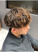 金髪メッシュ×ツイストパーマ10代20代人気ヘアスタイル