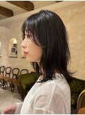 ミディアムボブ/ダークグレージュ/顔周りレイヤー/切りっぱなし