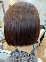 フリー(Free)&nbsp;艶髪さらさらブリーチなしピンクカラーショートボブ