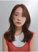 柔らかな印象のくびれミディヘアミディヘア