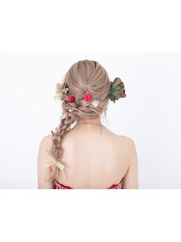 結婚式や卒業式、七五三など大切なイベントには着付けと合わせた品のあるアレンジをご提供◎